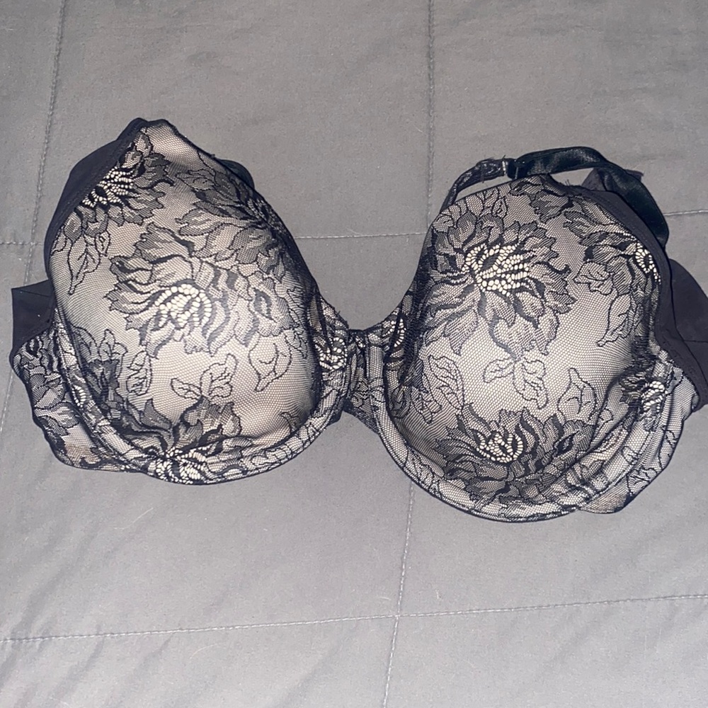 Women’s black and cream lace bra 34D